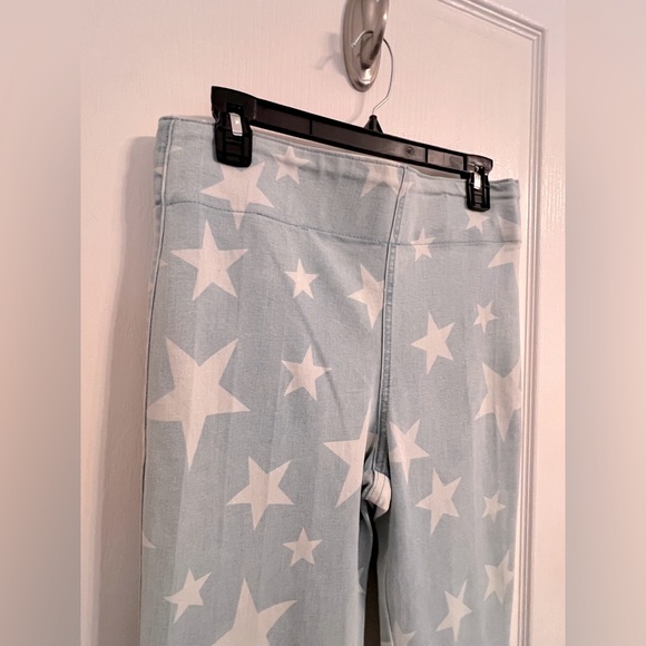 Preowned Show Me Your MuMu Light Blue Stars Berkeley Bells Flare Jeans Sz 28 - Picture 2 of 15